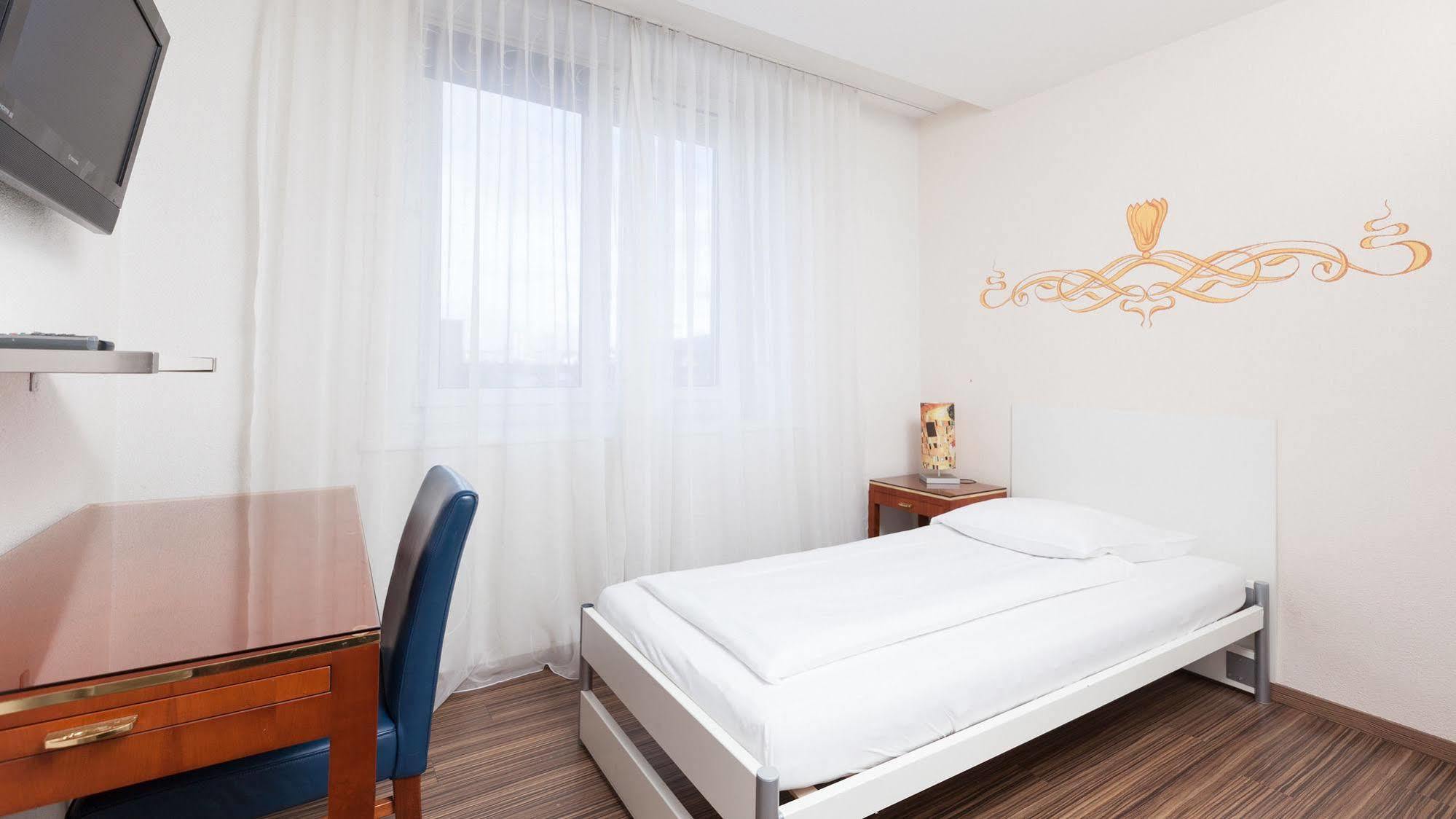 Swiss Star Marc Aurel - Self Check-In Apartment ซูริก ภายนอก รูปภาพ